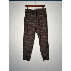 Athleta Farallon Joggers Pants 6 Camo Green Womens Activewear Casual Athleisure
